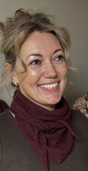 Skjerf med cashmere og merinoull, vinr&oslash;d