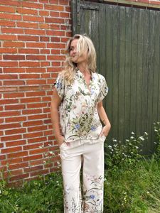 Hovedbilde Blomsterprintet satengbluse med korte ermer, ...